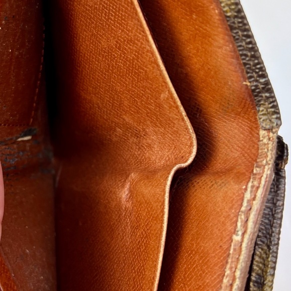 LOUIS VUITTON Vintage Monogram Elise Envelope Bi-Fold Wallet - Picture 14 of 15